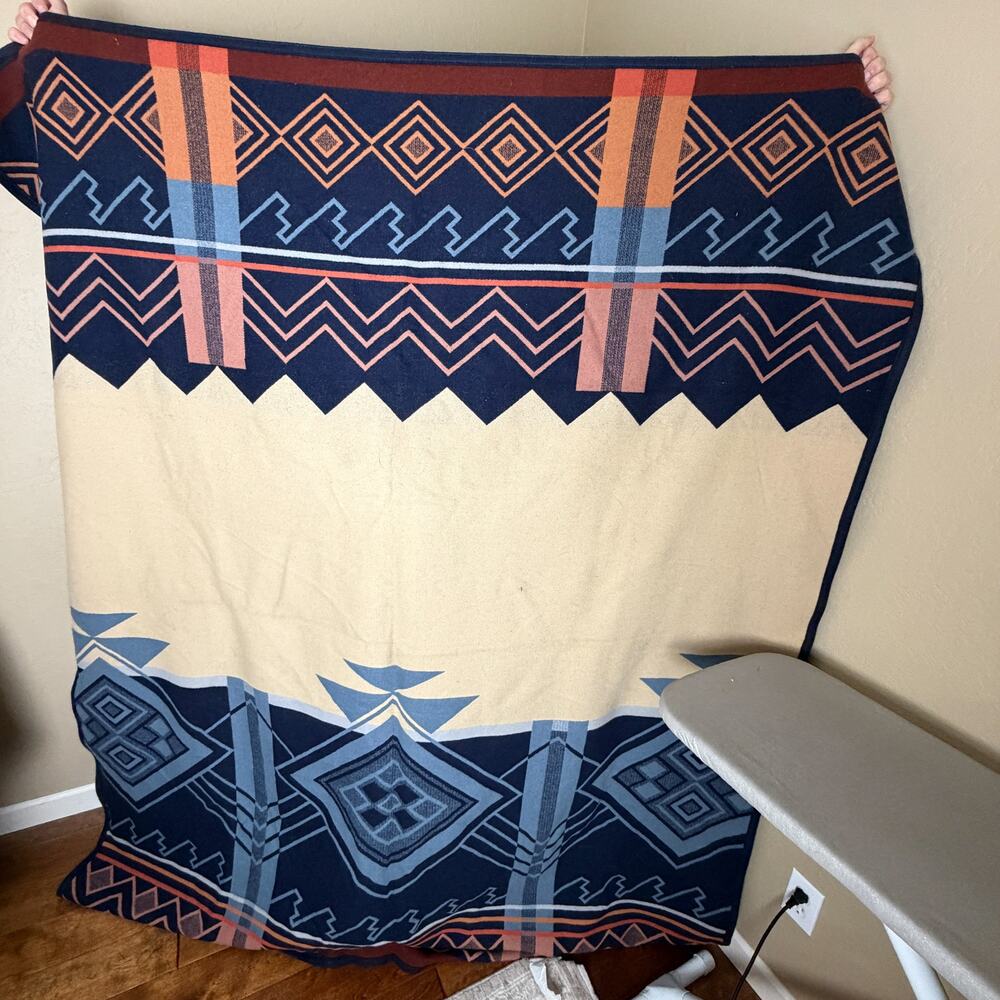 Pendleton Beaver State Robes Shawls Wool Blanket Southwestern Reversible USA